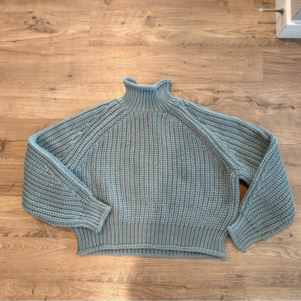 H&M Teal Women's Turtleneck Sweater - Picture 1 of 3